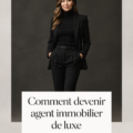 Un agent immobilier consultant un client dans un cadre luxueux