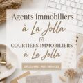 Femme souriante discutant avec un agent immobilier à La Jolla