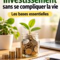 Une femme souriante pratiquant des décisions d'investissement avec des documents financiers.