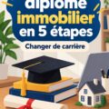 Femme souriante tenant un document de licence immobilière, représentant une nouvelle carrière.
