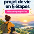 Un espace de travail inspirant pour réfléchir à son projet de vie, avec un carnet ouvert et un stylo.